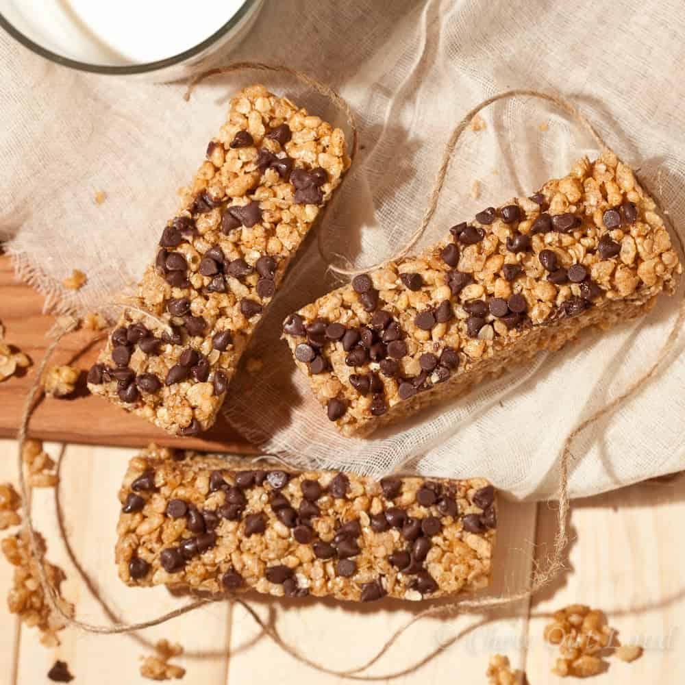 chewy chocolate chip granola bars