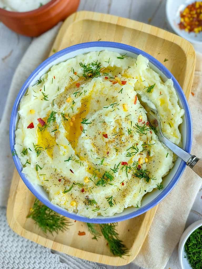 Mashed potatoes with greek yogurt and dill