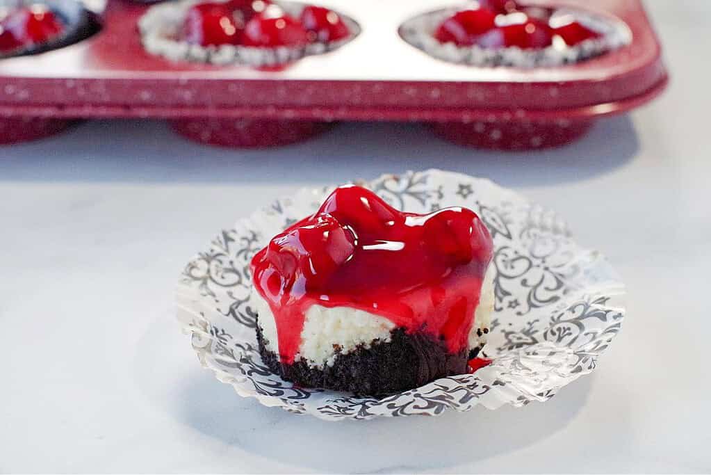 Mini Cherry Cheesecake Oreo Crust