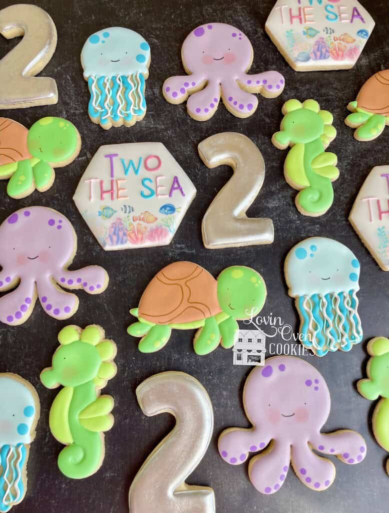 noopener nofollow sponsored 2 sugar cookies