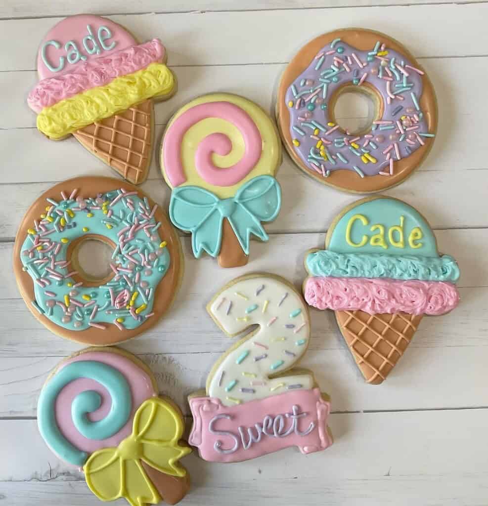 noopener nofollow sponsored two sweet cookies