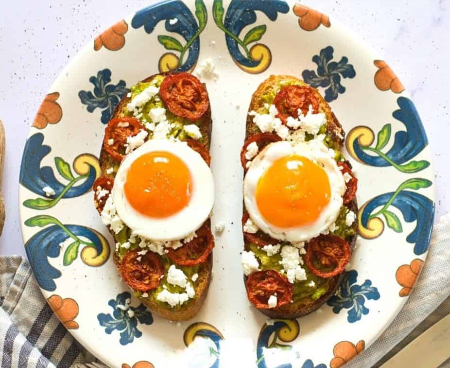 avocado breakfast bruschetta