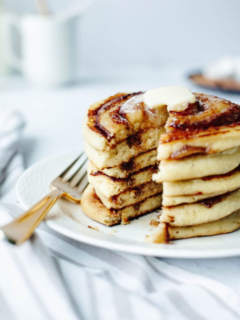 cinnamon swirl pancakes