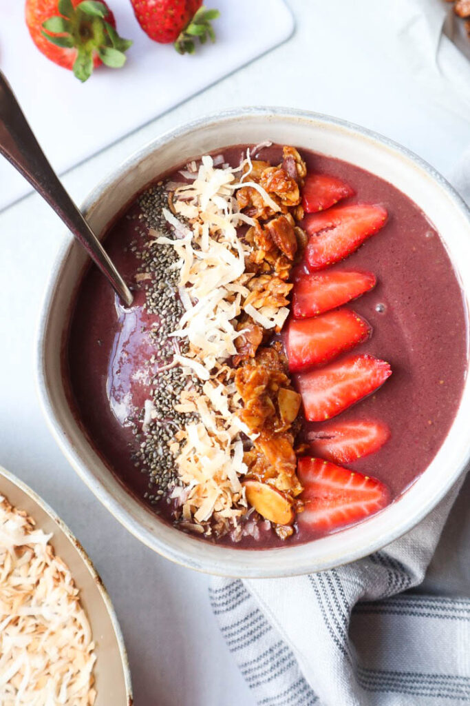 strawberry banana acai bowl