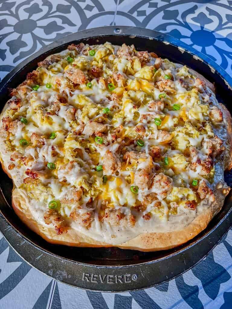 biscuits and gravy breakfast pizza